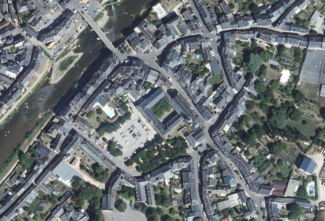 Vue aérienne Espace Jean Parate, Saint Geniez d'Olt et d'Aubrac