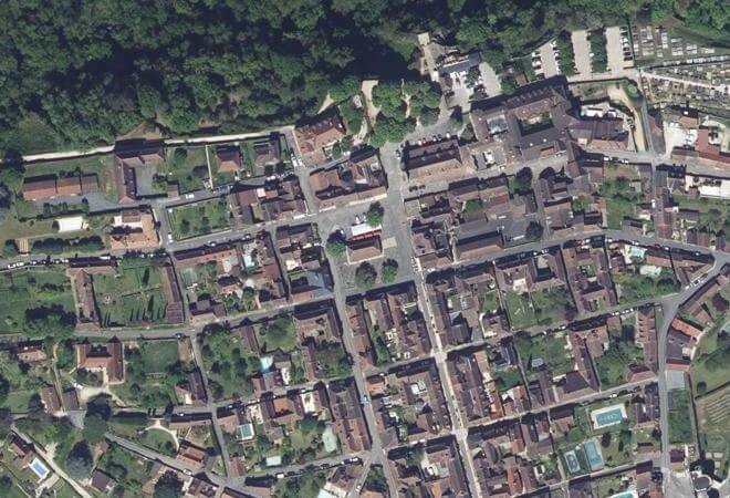 Vue aérienne Halle, Domme