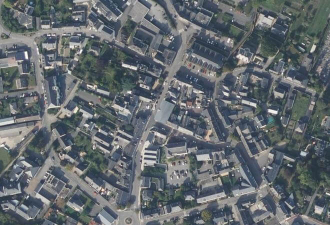 Vue aérienne Halles de Guichen, Guichen