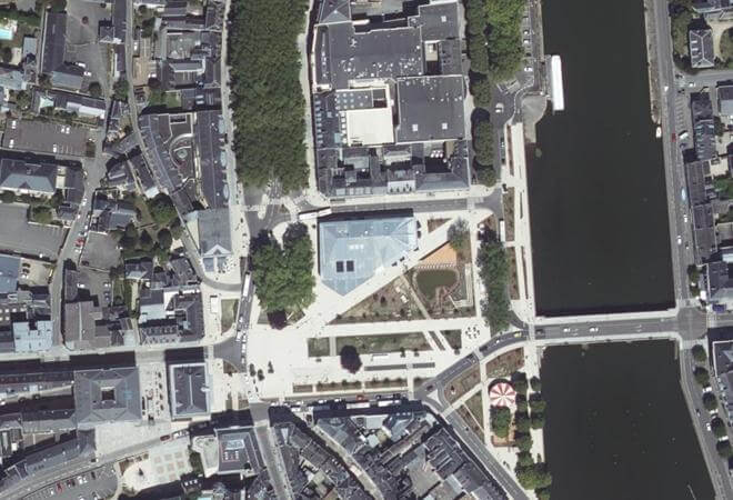 Vue aérienne Les Halles de Laval, Laval