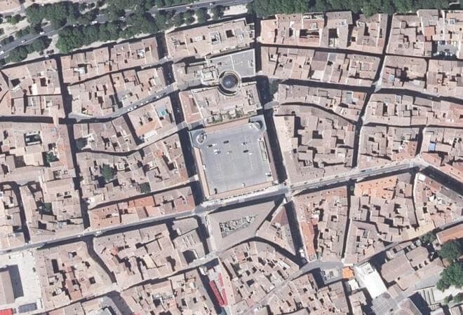 Vue aérienne Les Halles de Nîmes, Nîmes