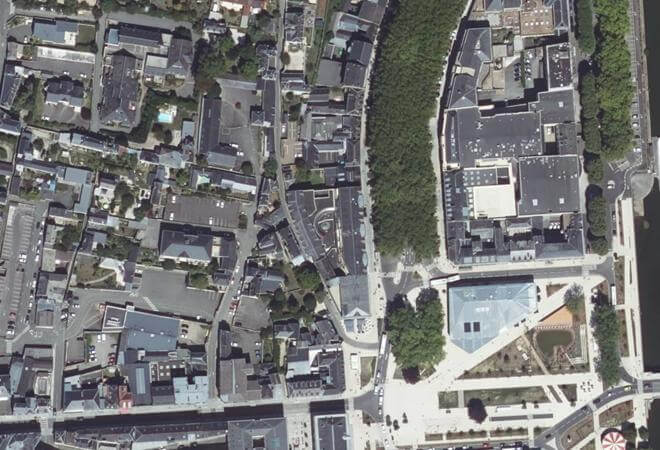 Vue aérienne Les Halles Saint-Louis, Laval