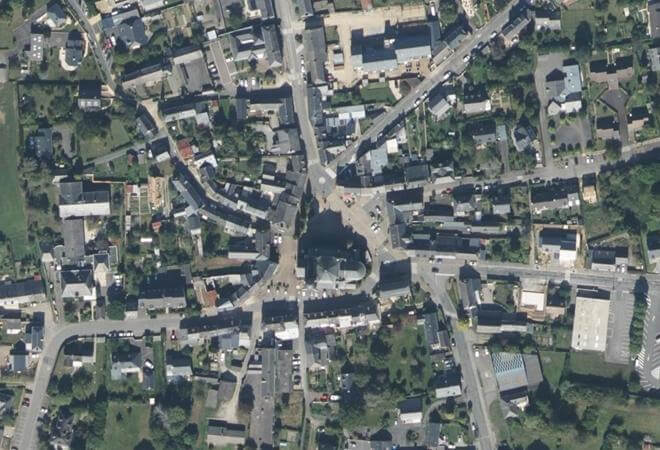 Vue aérienne Marché alimentaire, Corps-Nuds