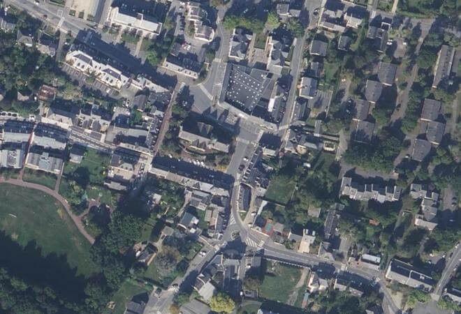 Vue aérienne Marché alimentaire et de produits manufacturés, Pacé