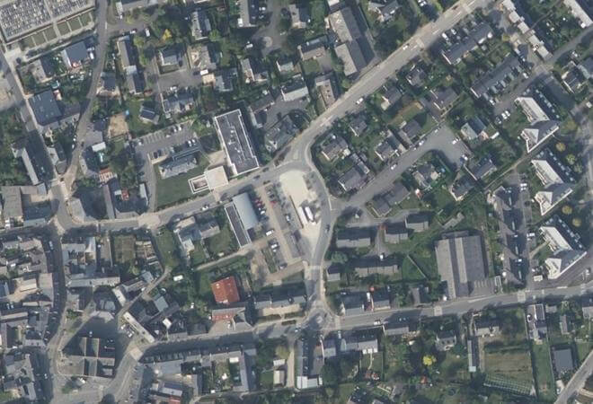 Vue aérienne Marché alimentaire et de produits manufacturés, Romillé