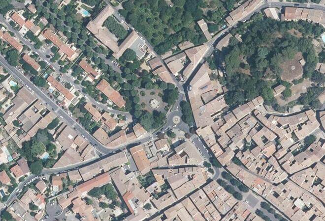 Vue aérienne Marché bio de Pézenas, Pézenas