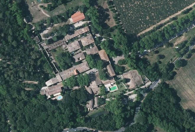 Vue aérienne Marché Biologique de Villeneuvette, Villeneuvette