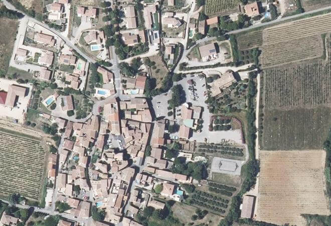 Vue aérienne Marché d'Estézargues, Estézargues