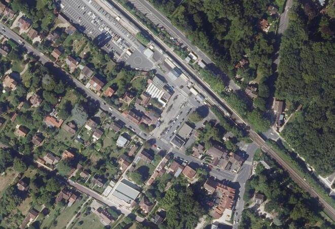 Vue aérienne Marché de Bois Le Roi - Place de la gare, Bois-le-Roi
