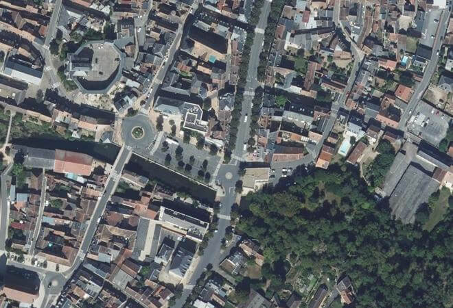 Vue aérienne Marché de Cosne-Cours-sur-Loire, Cosne-Cours-sur-Loire