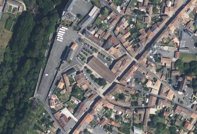 Vue aérienne Marché de Couhé, Valence-en-Poitou