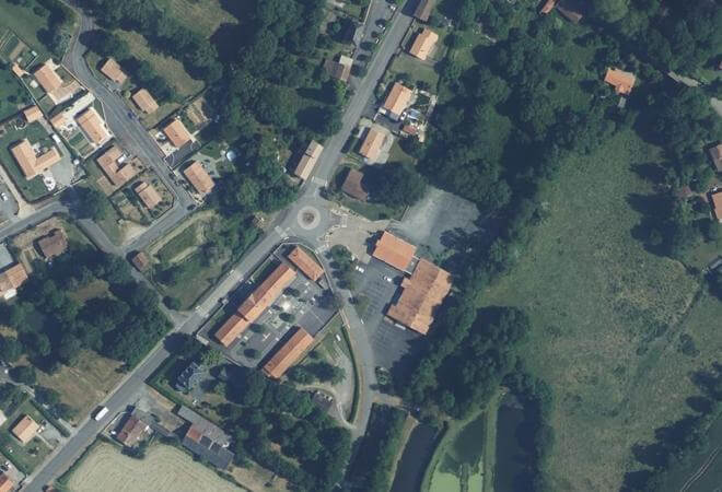 Vue aérienne Marché de Fenioux, Fenioux