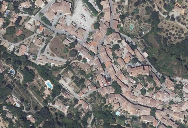 Vue aérienne Marché de Figanières, Figanières