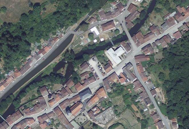 Vue aérienne Marché de Fontenoy-Le-Château, Fontenoy-le-Château