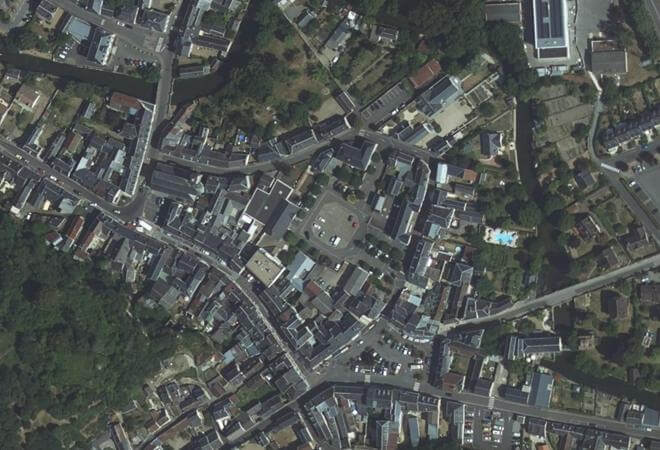 Vue aérienne Marché de la Chartre-sur-le-Loir, La Chartre-sur-le-Loir