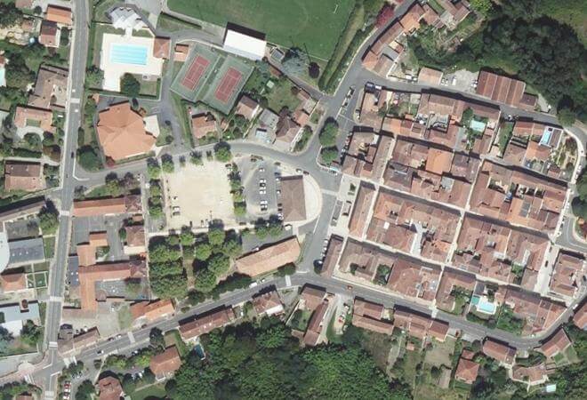 Vue aérienne Marché de la Halle à Montfort-en-Chalosse, Montfort-en-Chalosse