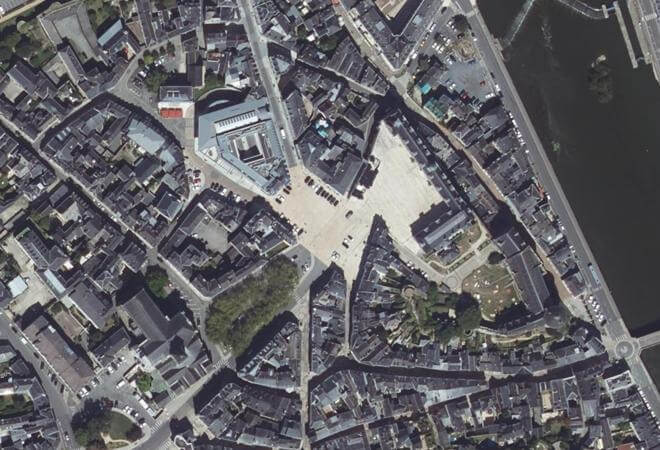 Vue aérienne Marché de Laval, Laval