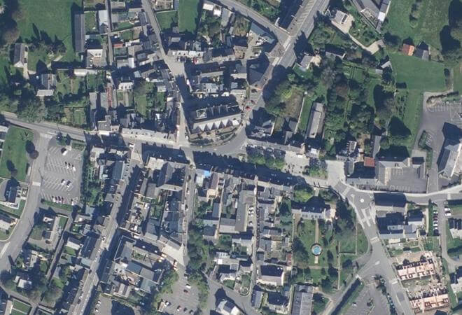 Vue aérienne Marché de Louvigné, Louvigné-du-Désert