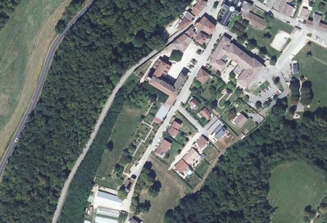 Vue aérienne Marché de Notre-Dame-de-l'Osier, Notre-Dame-de-l'Osier