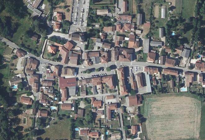 Vue aérienne Marché de Pact, Pact