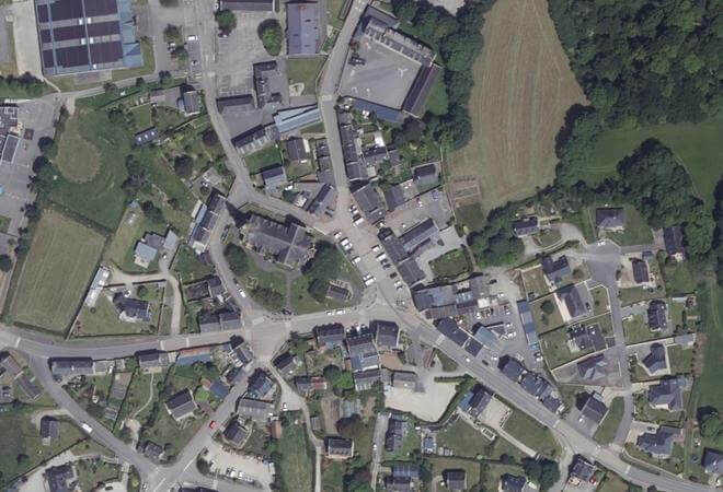 Vue aérienne Marché de Plouguin, Plouguin