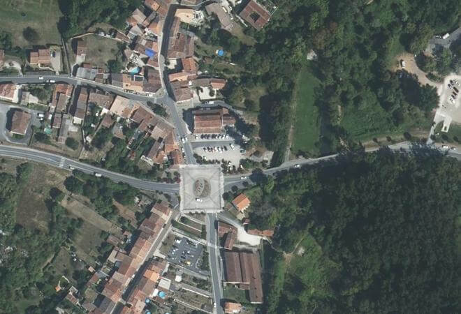 Vue aérienne Marché de Pons, Pons
