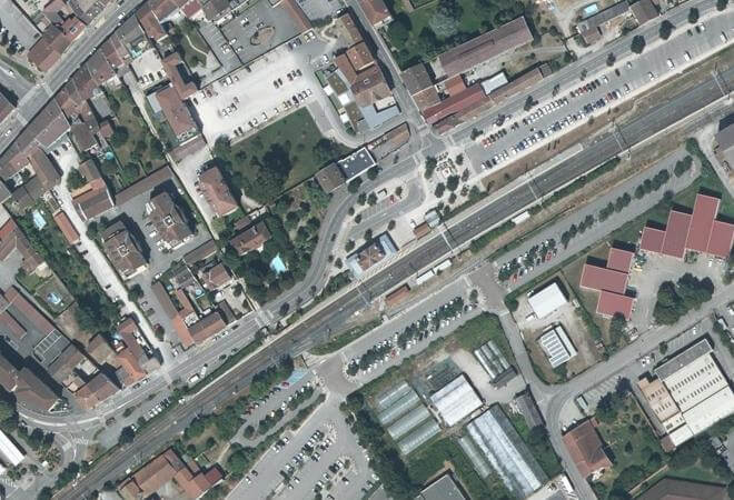 Vue aérienne Marché de producteurs locaux, Meximieux
