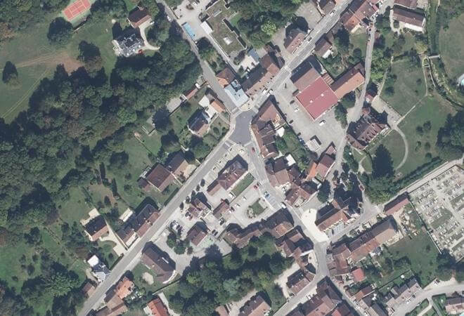 Vue aérienne Marché de producteurs locaux, Voiteur
