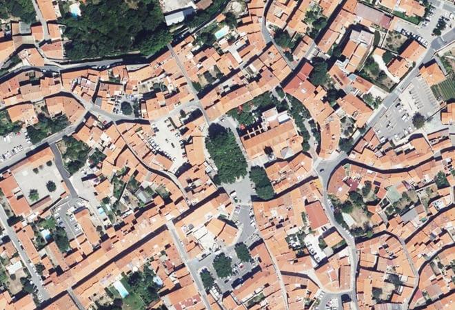 Vue aérienne Marché de Producteurs Prades, Prades
