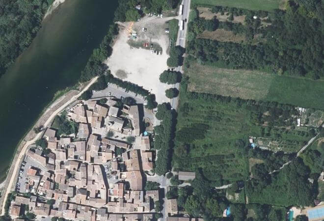 Vue aérienne Marché de Provence, Remoulins
