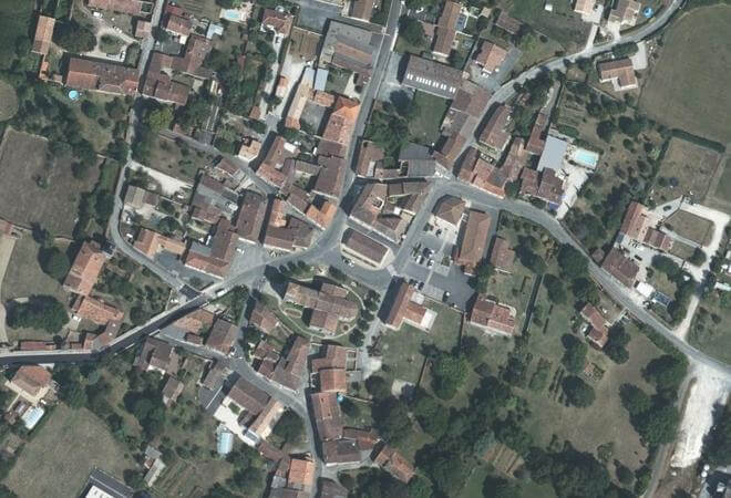 Vue aérienne Marché de Rioux, Rioux