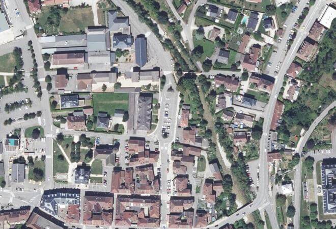 Vue aérienne Marché de Saint-Laurent-du-Pont, Saint-Laurent-du-Pont