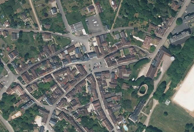 Vue aérienne Marché de Saint-Sauveur-en-Puisaye, Saint-Sauveur-en-Puisaye