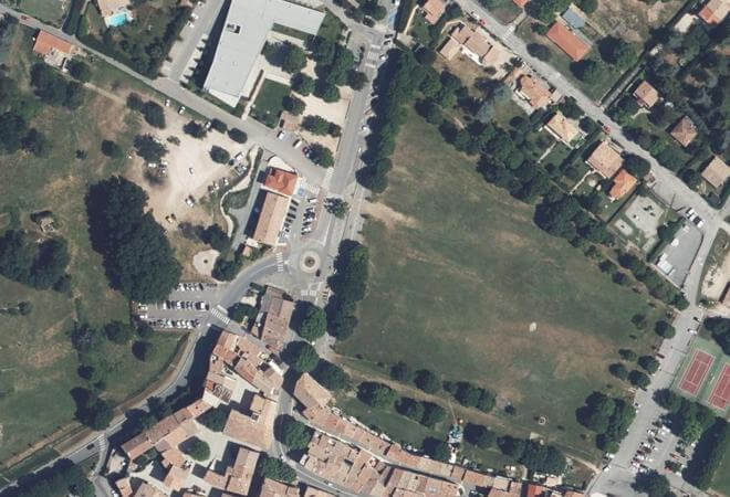 Vue aérienne Marché de Saint-Vallier, Saint-Vallier-de-Thiey