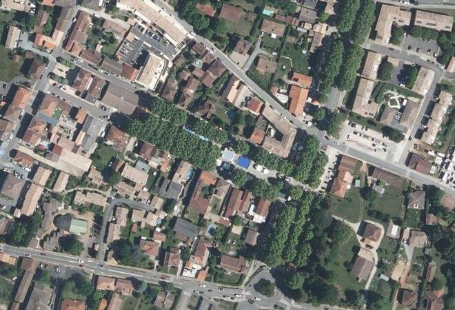 Vue aérienne Marché de Salles, Salles