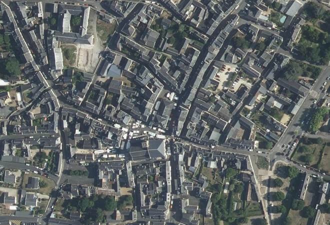 Vue aérienne Marché des Halles, Bourgueil