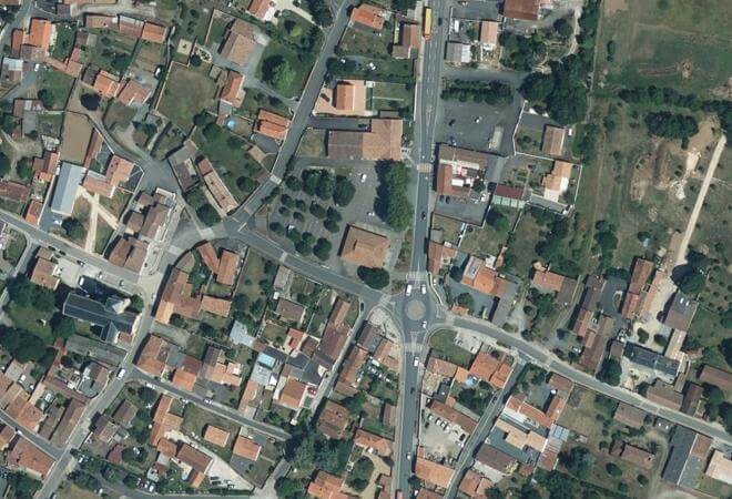 Vue aérienne Marché des Halles, Sainte-Gemme-la-Plaine