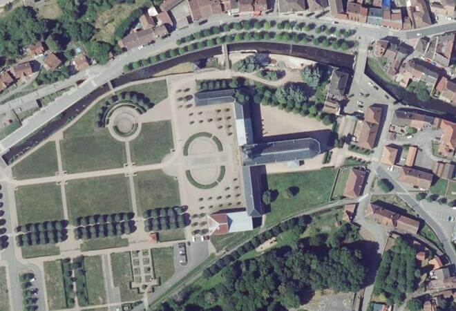 Vue aérienne Marché des Jardins de l'Abbaye, Moyenmoutier