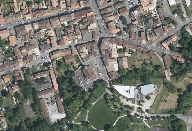 Vue aérienne Marché dominical, Castelnau-de-Médoc
