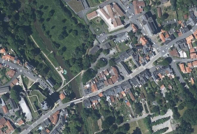 Vue aérienne Marché Dominical, Oudon