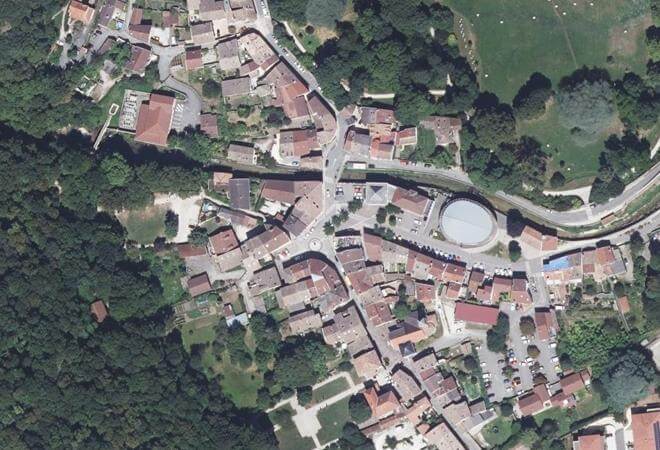 Vue aérienne Marché du bourg Sassenage, Sassenage