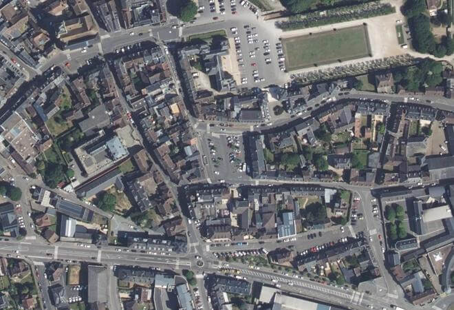 Vue aérienne Marché du dimanche, L'Aigle
