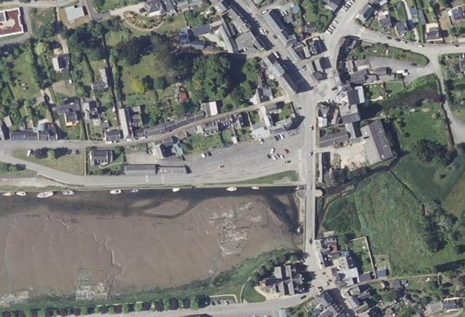 Vue aérienne Marché du Faou, Le Faou