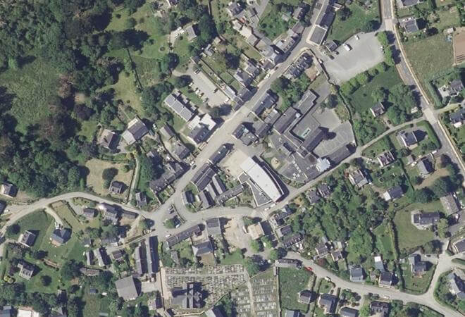 Vue aérienne Marché du Samedi, Logonna-Daoulas