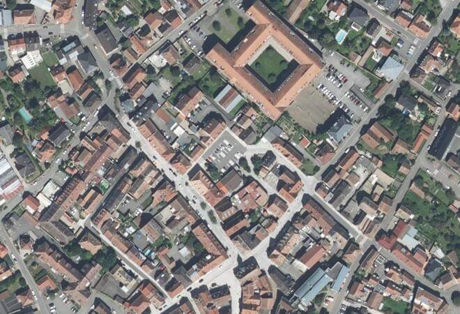 Vue aérienne Marché hebdomadaire, Benfeld
