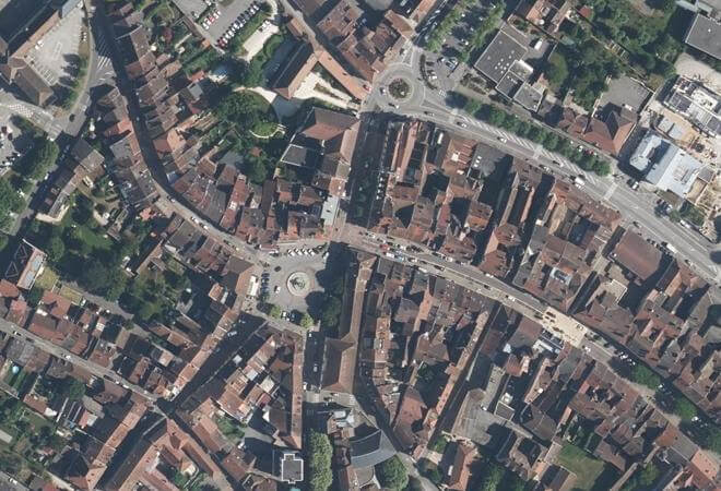 Vue aérienne Marché hebdomadaire de Belley, Belley