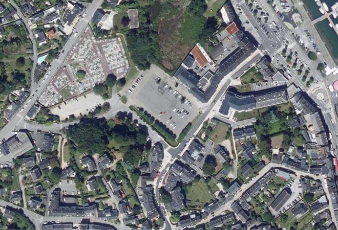 Vue aérienne Marché hebdomadaire de la Trinité-sur-Mer, La Trinité-sur-Mer