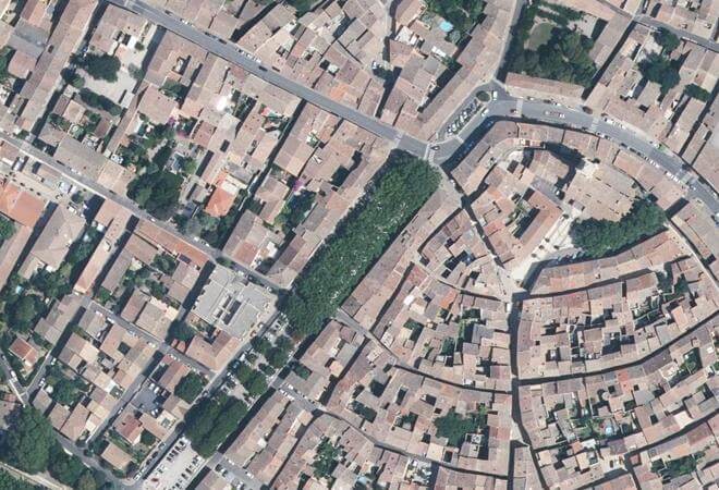 Vue aérienne Marché hebdomadaire, Montagnac