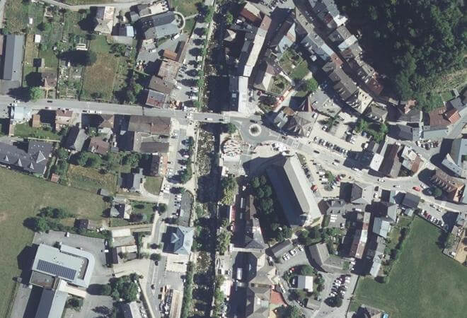 Vue aérienne Marché hebdomadaire, Taninges