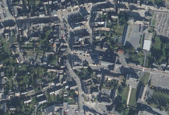 Vue aérienne Marché hebdomadaire (vendredi), Martigné-Ferchaud